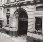 Entrance to the second New Court