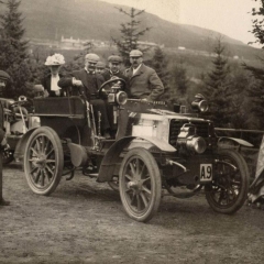 Racing on Aston Hill c.1908